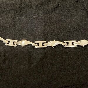 925 Silver Linked Whale Bracelet 7”